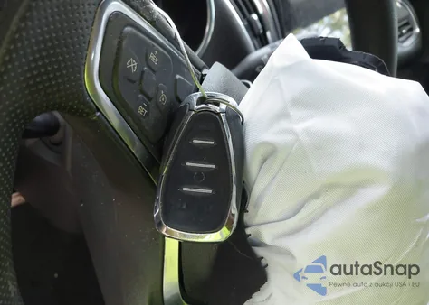 2019 Chevrolet Malibu Lt из США, поврежденный, VIN 1G1ZD5ST1KF181540